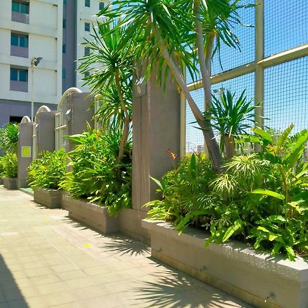 Apartemen Puncak Marina Сурабая Екстериор снимка