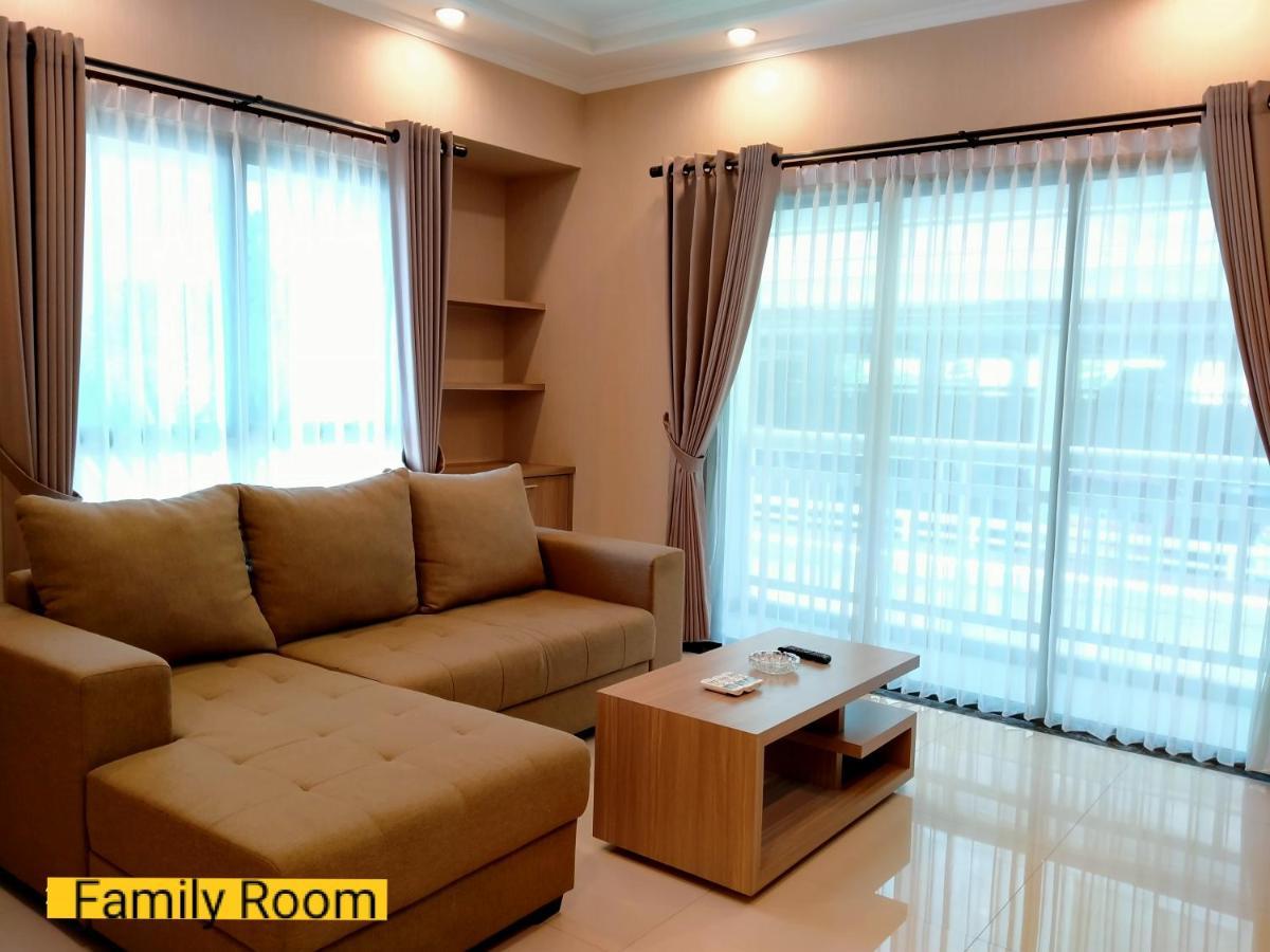 Apartemen Puncak Marina Сурабая Екстериор снимка