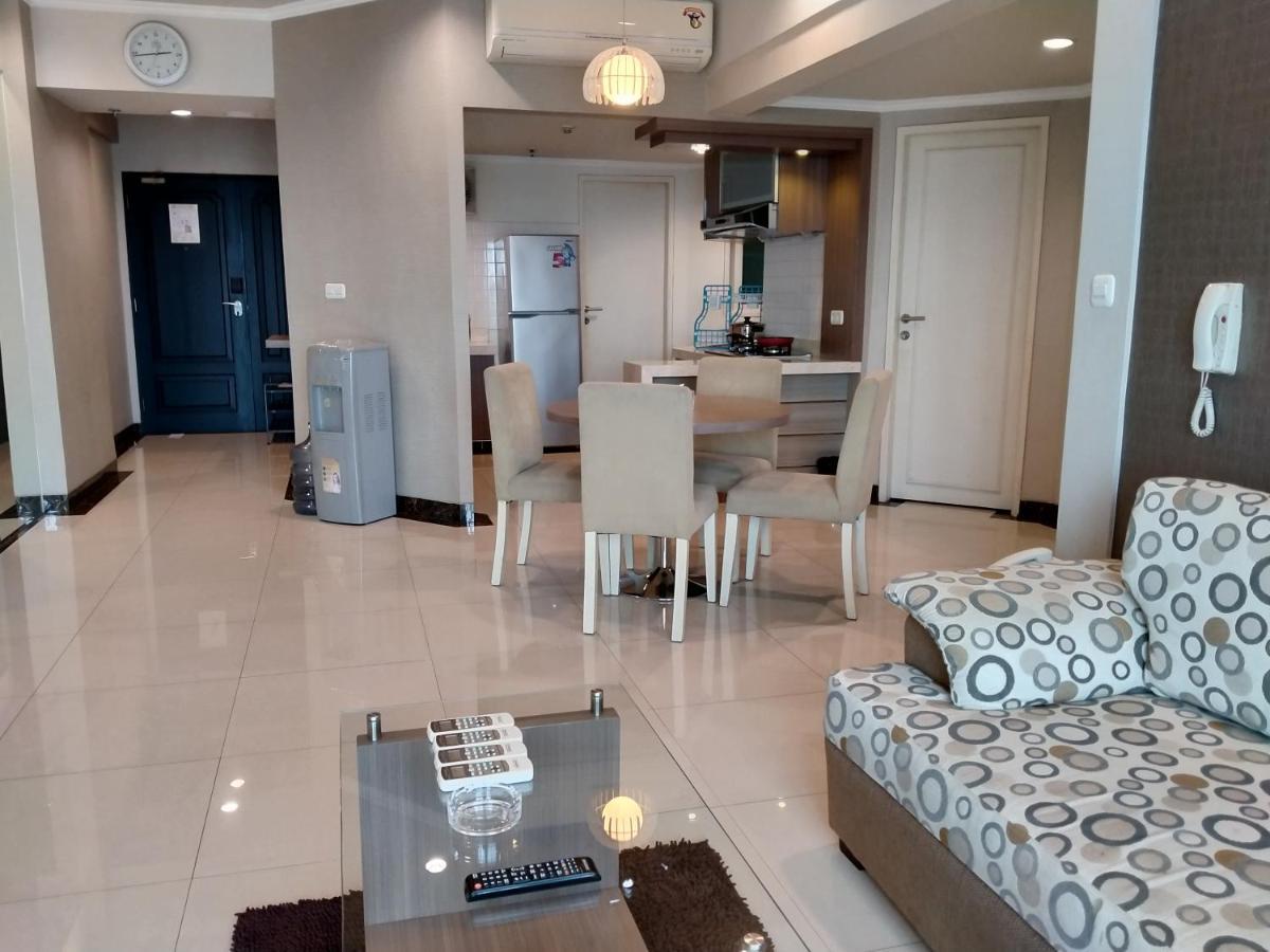Apartemen Puncak Marina Сурабая Екстериор снимка