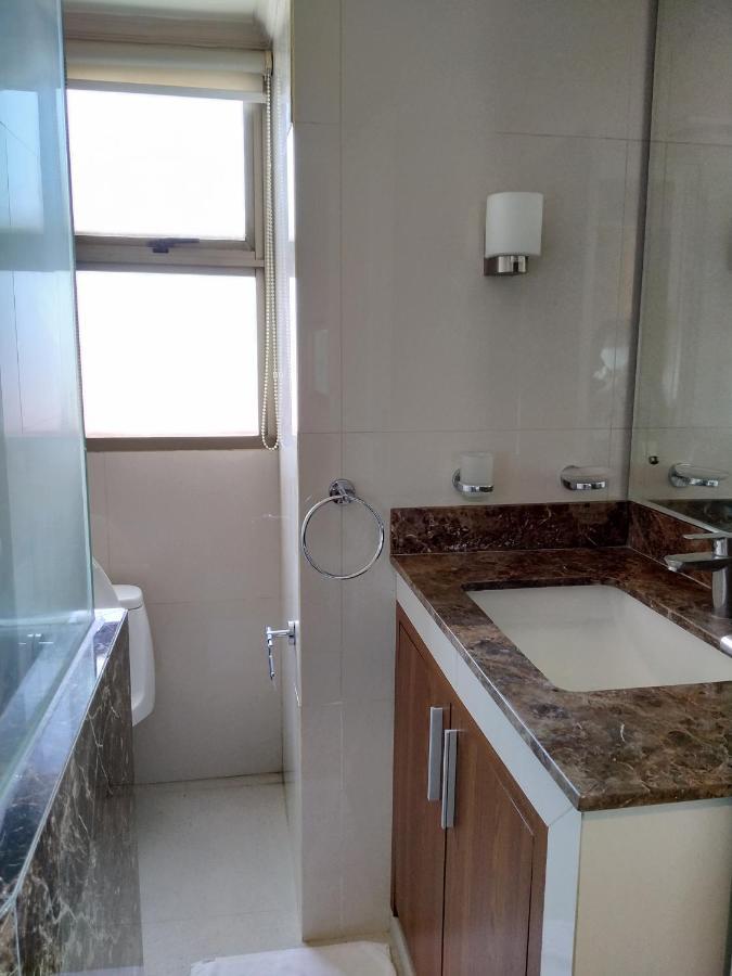 Apartemen Puncak Marina Сурабая Екстериор снимка