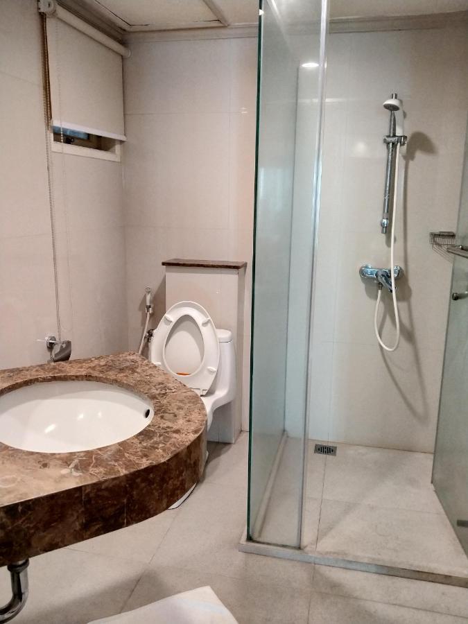 Apartemen Puncak Marina Сурабая Екстериор снимка