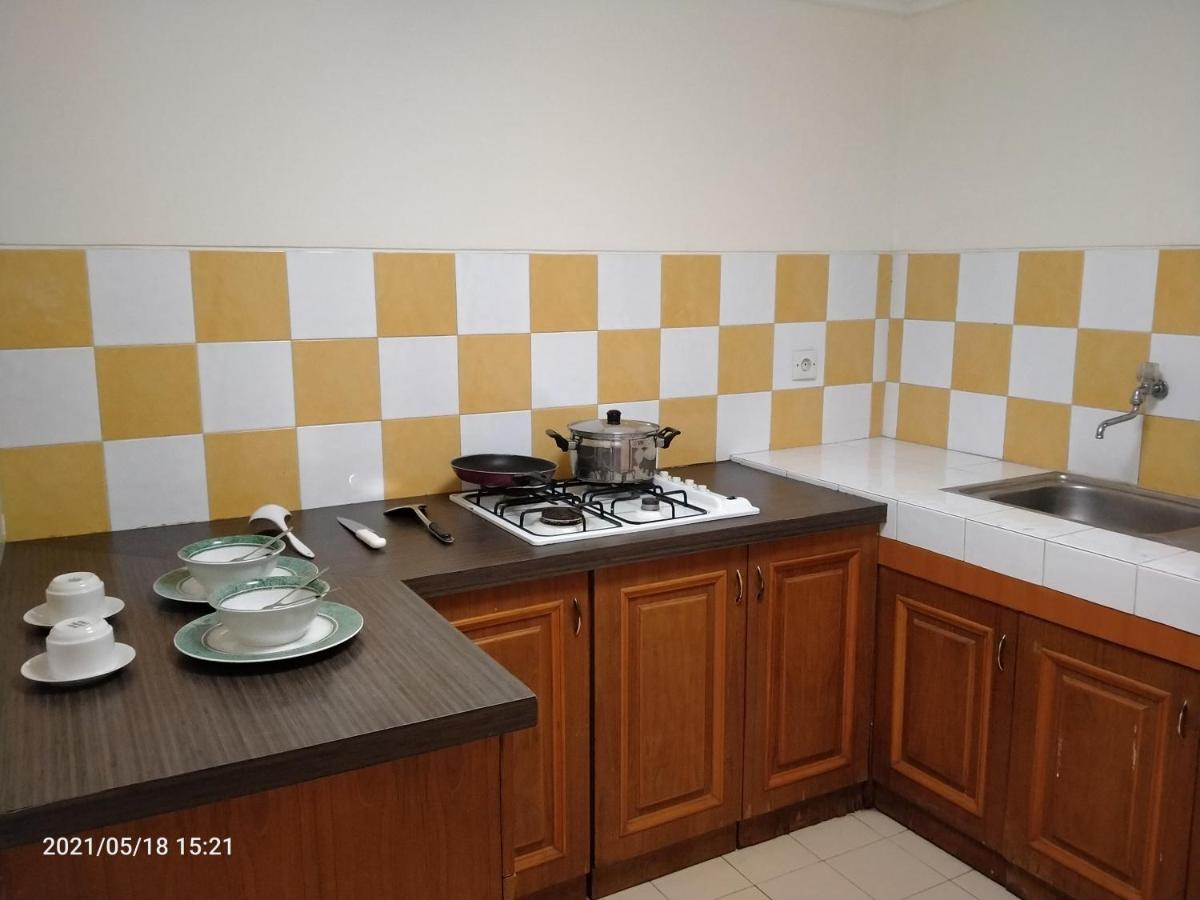 Apartemen Puncak Marina Сурабая Екстериор снимка