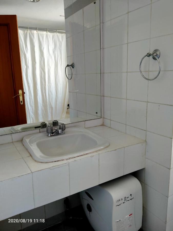 Apartemen Puncak Marina Сурабая Екстериор снимка